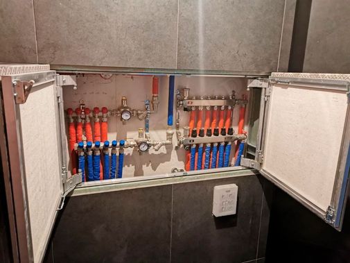 Люк под плитку Секрет 3.0, 2 створки 750*550 Люк под плитку Секрет 3.0, 2 створки 750*550